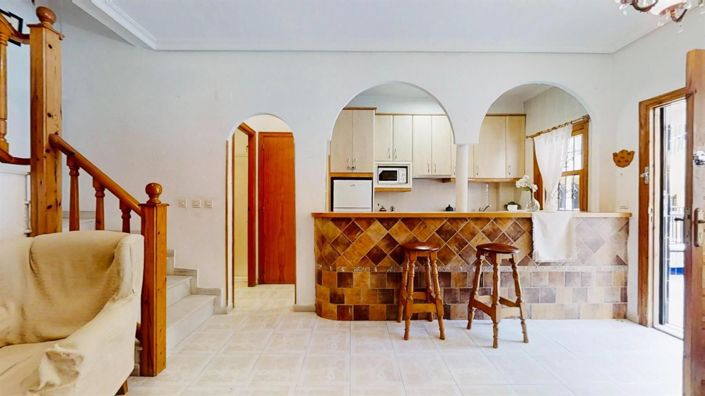 Image No.3-2 Bed House for sale