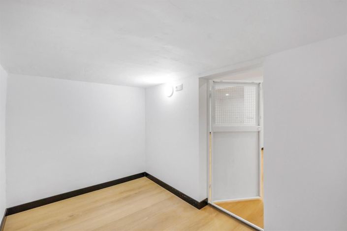 Image No.35-2 Bed Apartment for sale
