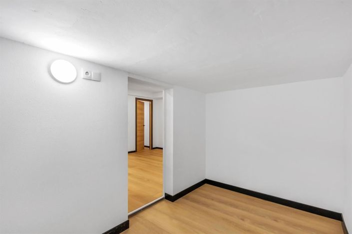Image No.36-2 Bed Apartment for sale