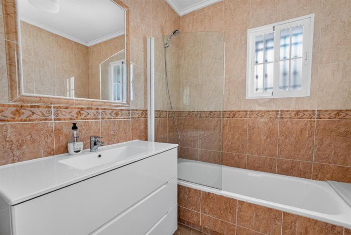 Image No.22-3 Bed Villa for sale