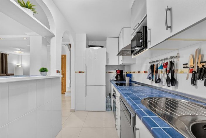 Image No.11-3 Bed House for sale