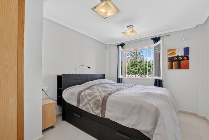 Image No.20-3 Bed House for sale
