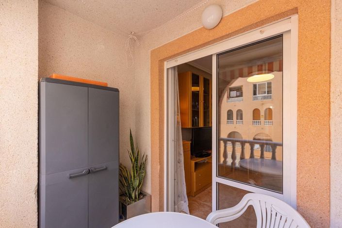 Image No.4-Appartement de 2 chambres à vendre à Torrevieja