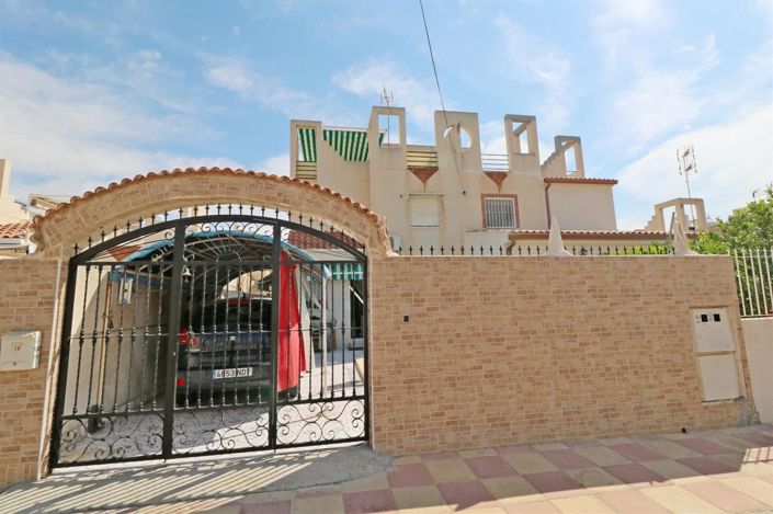 Image No.2-4 Bed Villa for sale