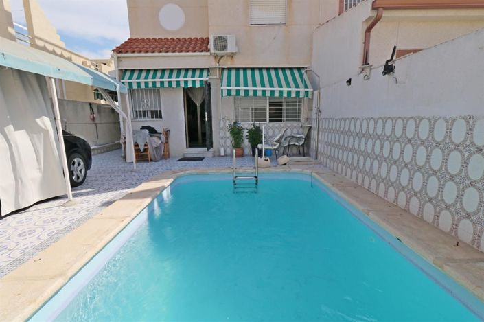 Image No.3-4 Bed Villa for sale