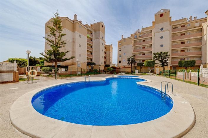 Image No.2-Appartement de 2 chambres à vendre à Torrevieja