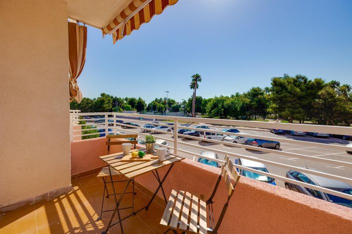 Image No.3-Appartement de 2 chambres à vendre à Torrevieja