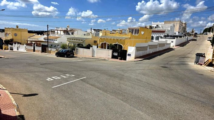 Image No.37-3 Bed Villa for sale