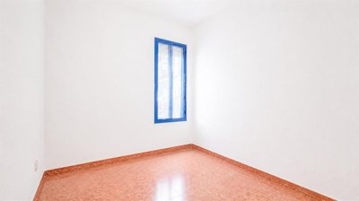 27596745