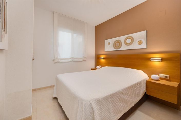 Image No.24-2 Bed Apartment for sale