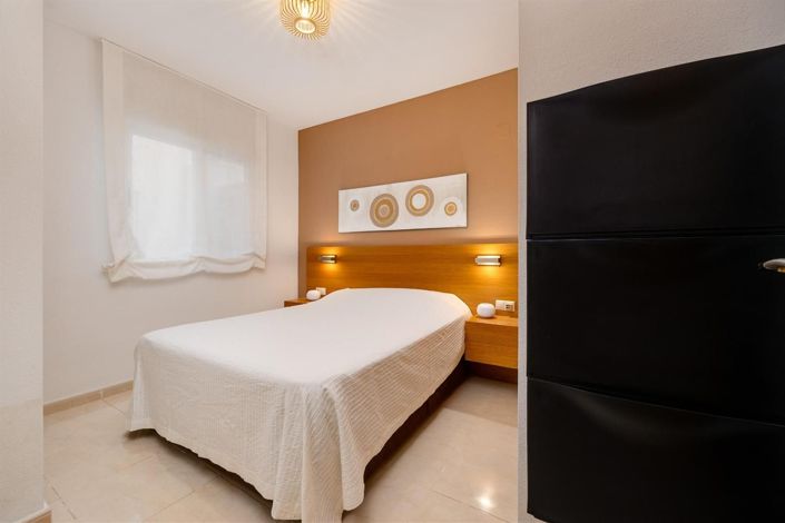 Image No.25-2 Bed Apartment for sale