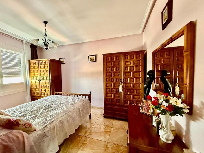 Image No.25-2 Bed Apartment for sale