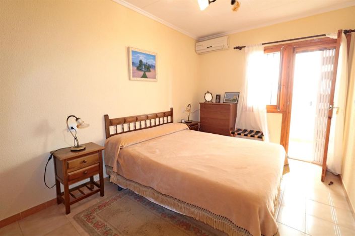Image No.18-3 Bed House for sale
