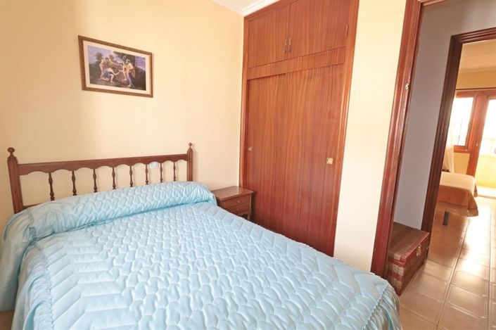 Image No.24-3 Bed House for sale