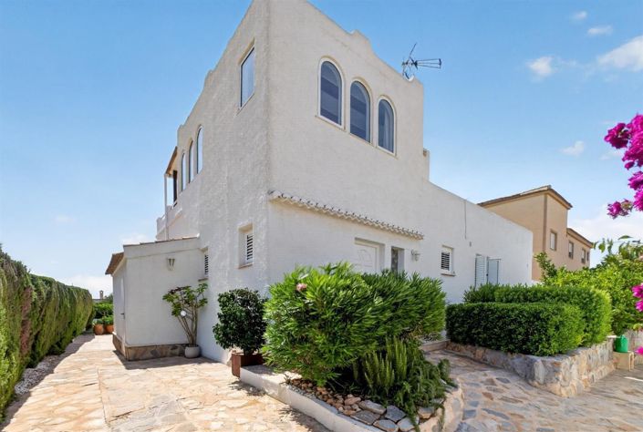Image No.39-3 Bed Villa for sale