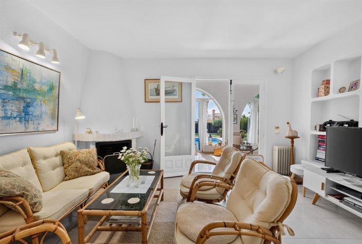 Image No.7-3 Bed Villa for sale