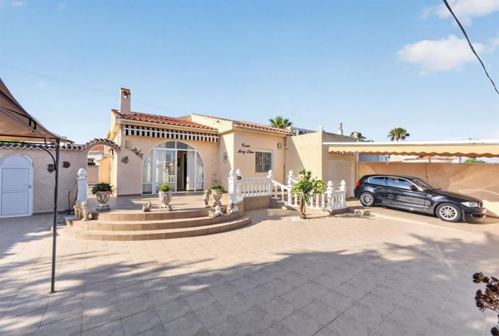 Image No.2-Villa de 3 chambres à vendre à Torrevieja