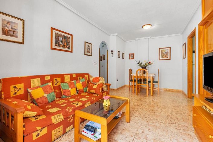 Image No.2-Appartement de 2 chambres à vendre à Torrevieja