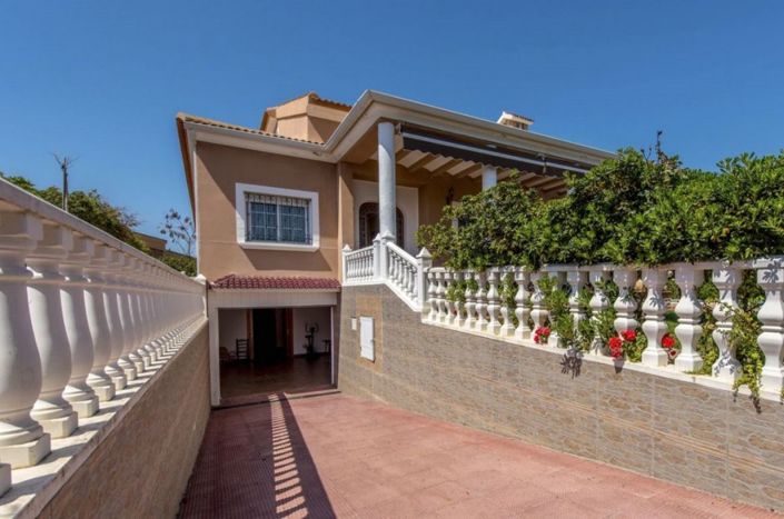 Image No.6-Villa de 6 chambres à vendre à Torrevieja