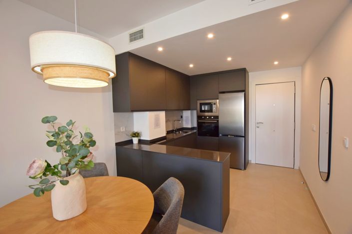 Image No.25-2 Bed Apartment for sale