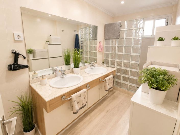 Image No.15-3 Bed Apartment for sale