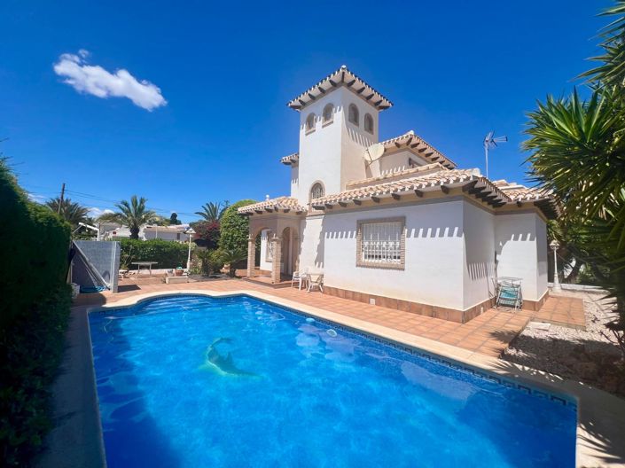 Image No.2-3 Bed Villa for sale