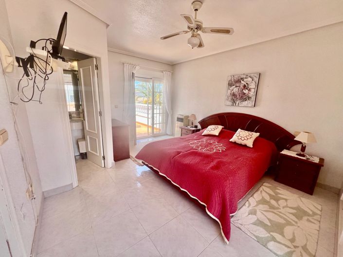 Image No.36-3 Bed Villa for sale