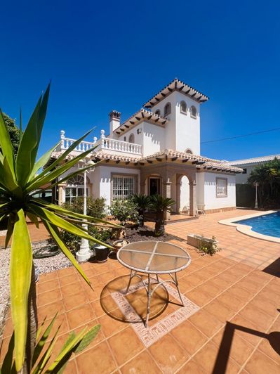 Image No.5-3 Bed Villa for sale