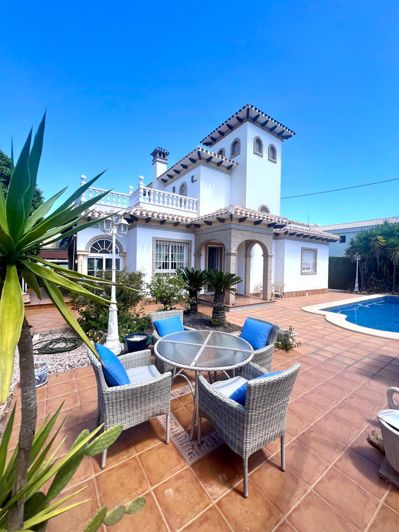 Image No.7-3 Bed Villa for sale