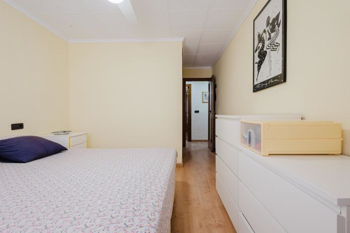 Image No.25-3 Bed Apartment for sale