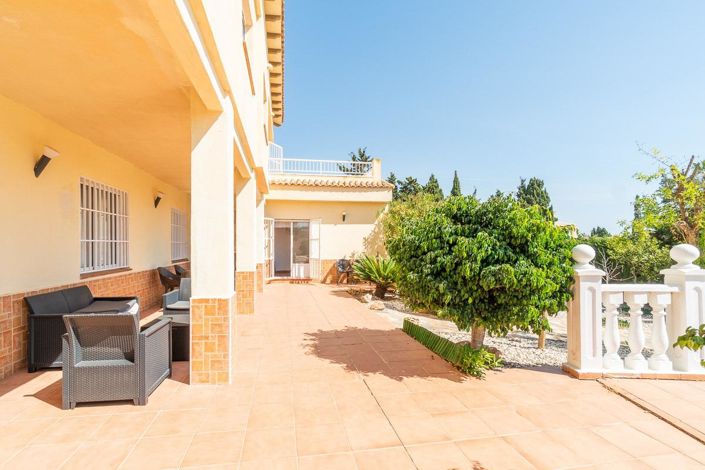 Image No.2-4 Bed Villa for sale