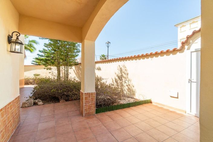 Image No.3-4 Bed Villa for sale