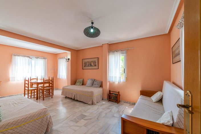 Image No.34-4 Bed Villa for sale