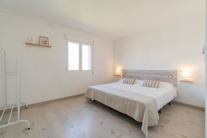 Image No.24-2 Bed Apartment for sale