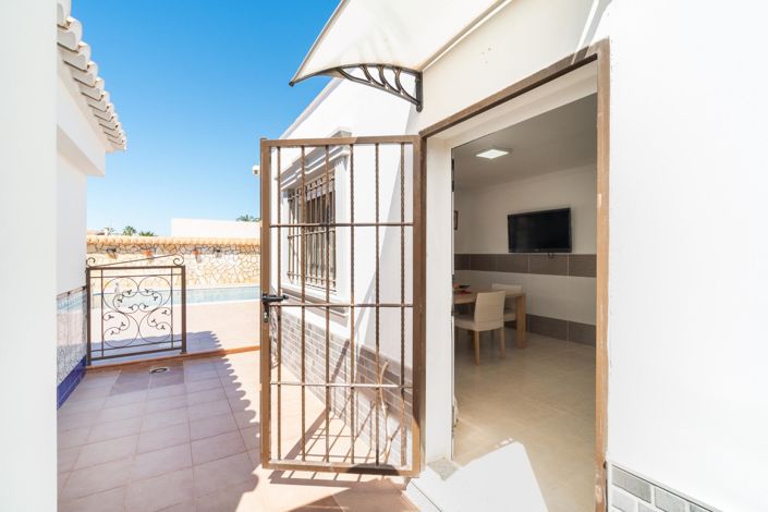 Image No.21-Villa de 4 chambres à vendre à Torrevieja