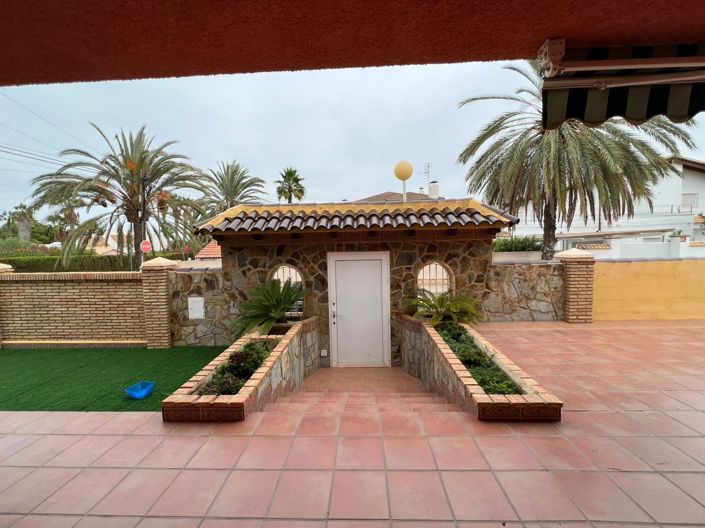 Image No.4-Villa de 5 chambres à vendre à Orihuela Costa
