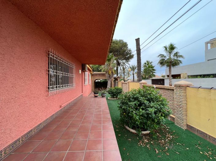 Image No.5-Villa de 5 chambres à vendre à Orihuela Costa