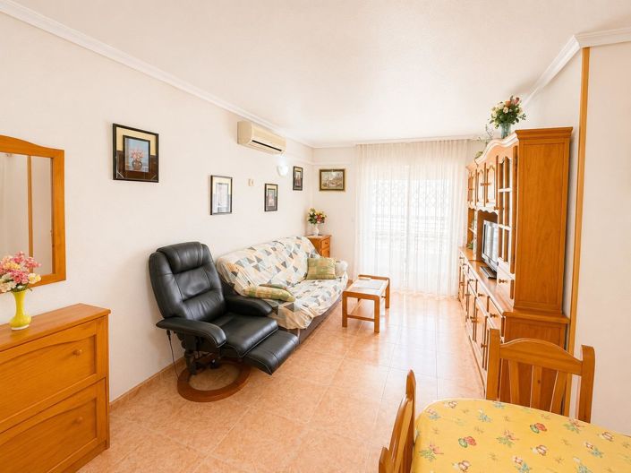 Image No.2-Appartement de 2 chambres à vendre à Torrevieja