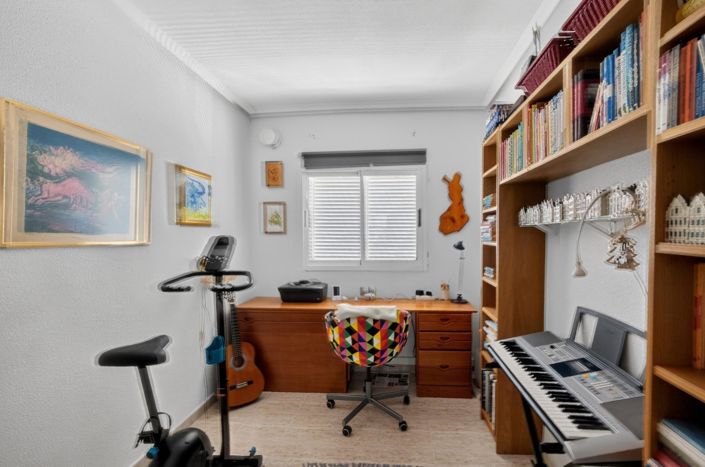 Image No.25-3 Bed Apartment for sale