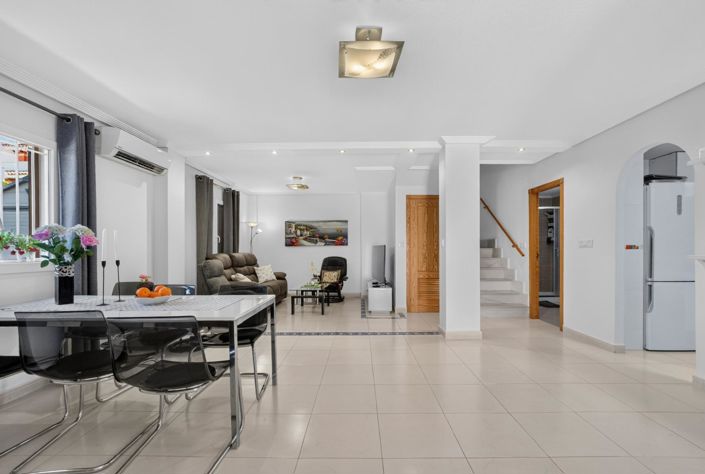 Image No.2-3 Bed Townhouse for sale