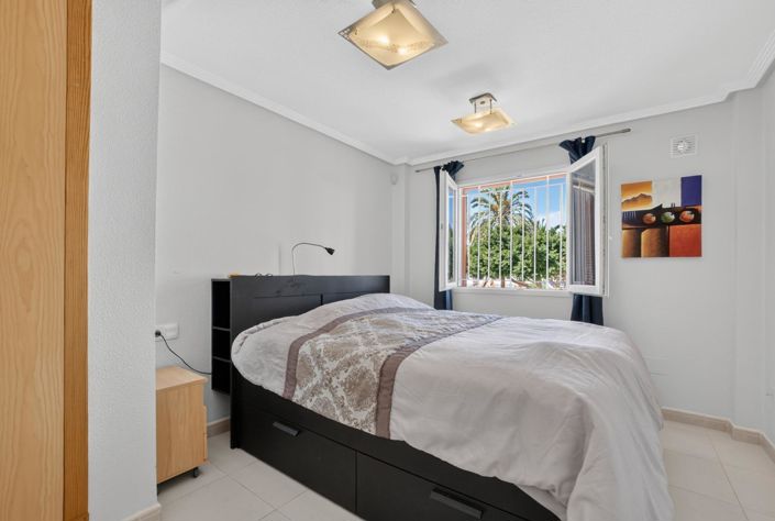 Image No.20-3 Bed Townhouse for sale