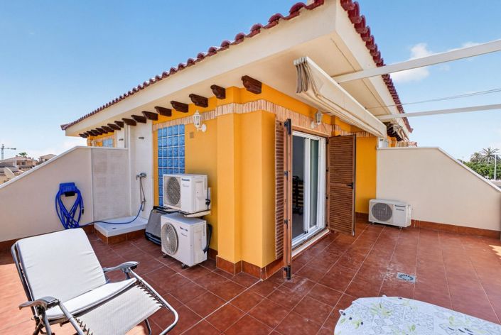 Image No.26-3 Bed Townhouse for sale