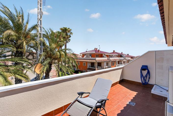 Image No.27-3 Bed Townhouse for sale