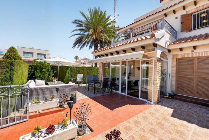 Image No.31-3 Bed Townhouse for sale
