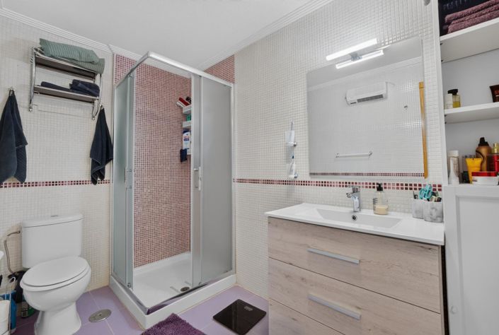 Image No.8-3 Bed Townhouse for sale