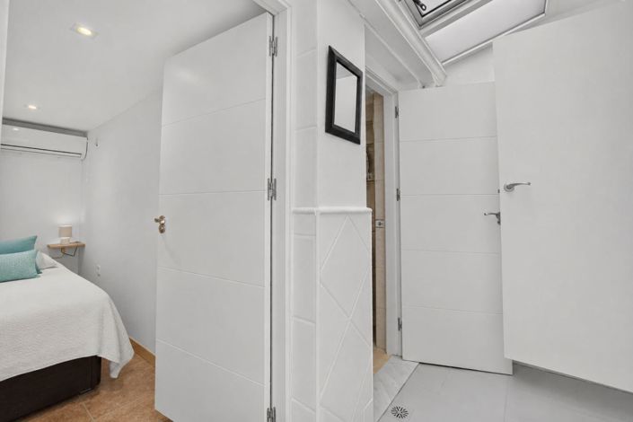 Image No.18-2 Bed Apartment for sale