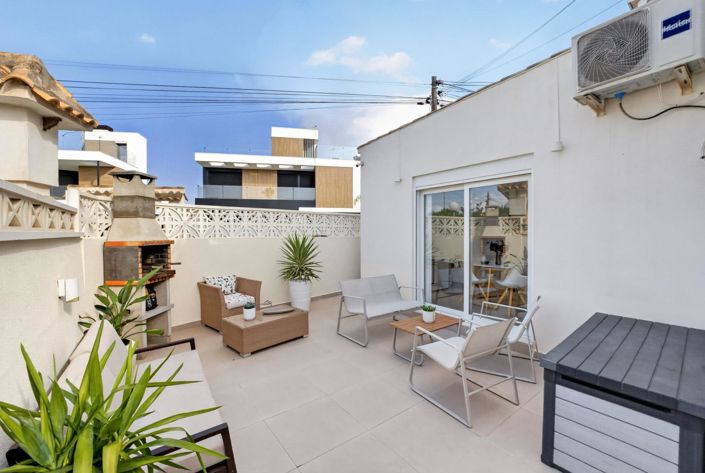 Image No.21-2 Bed Apartment for sale
