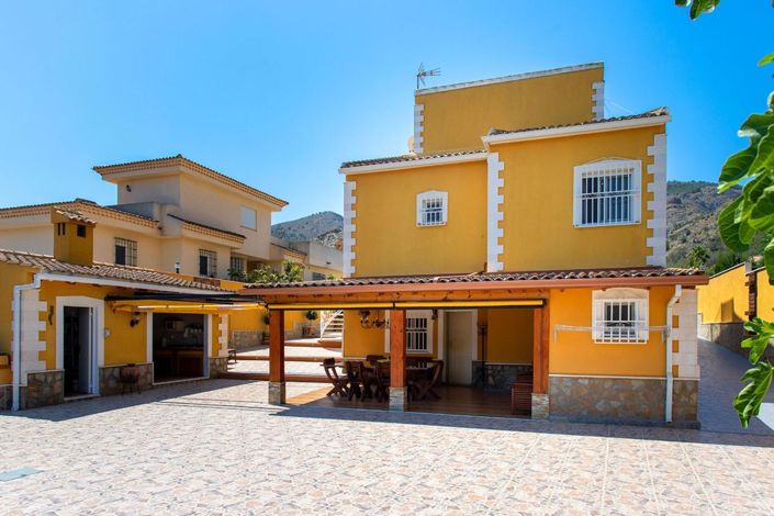 Image No.11-5 Bed Villa for sale