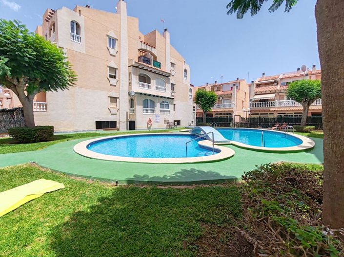 Image No.3-Appartement de 2 chambres à vendre à Torrevieja
