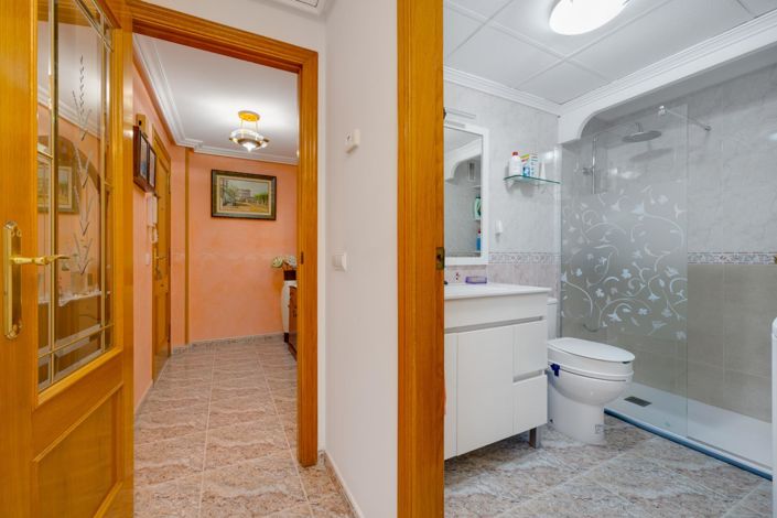 Image No.10-3 Bed Apartment for sale